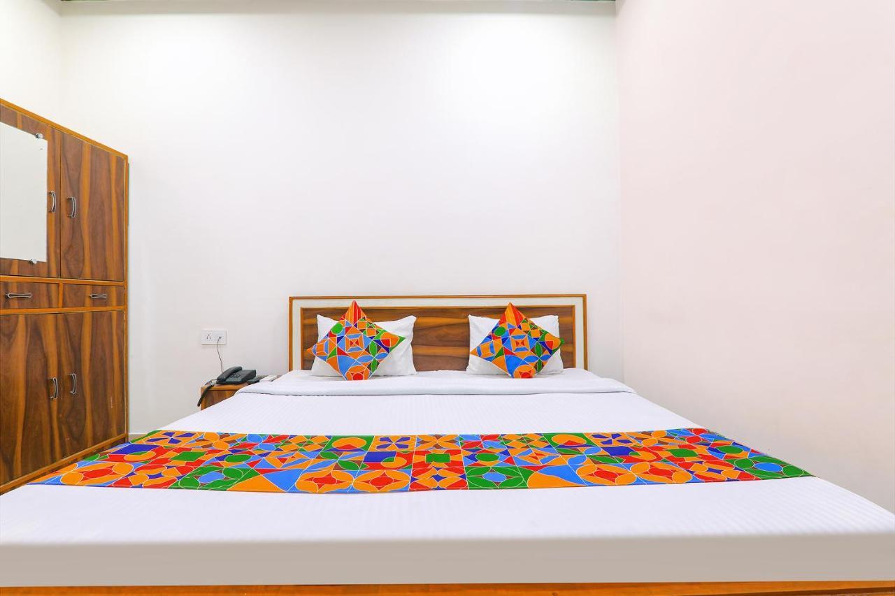 Capital O 64299 Hotel Suncity Juhi Bari Exterior foto