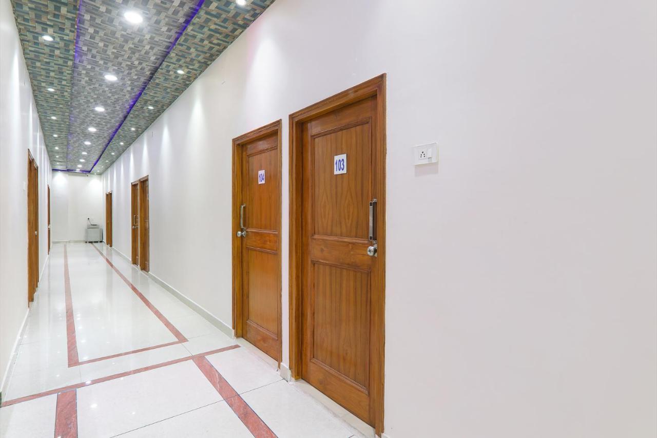 Capital O 64299 Hotel Suncity Juhi Bari Exterior foto