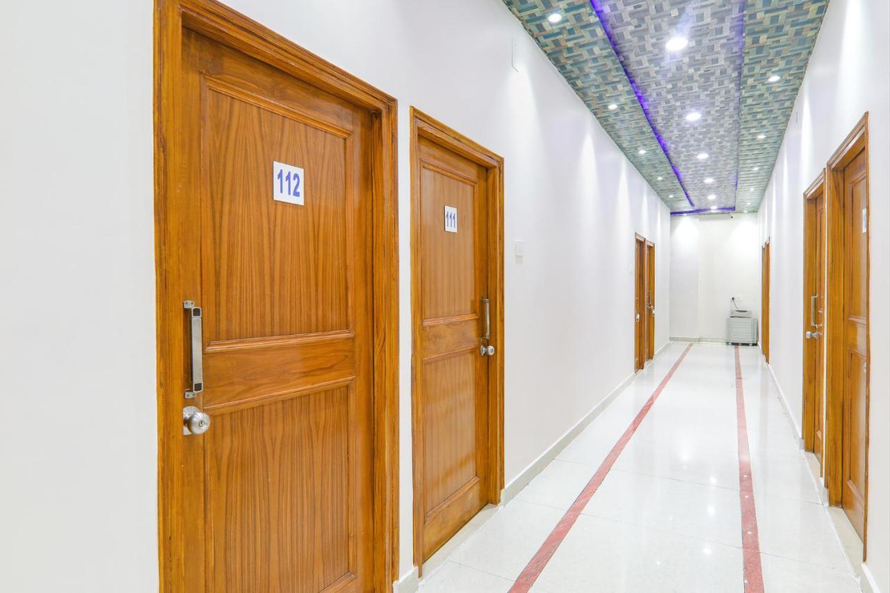 Capital O 64299 Hotel Suncity Juhi Bari Exterior foto